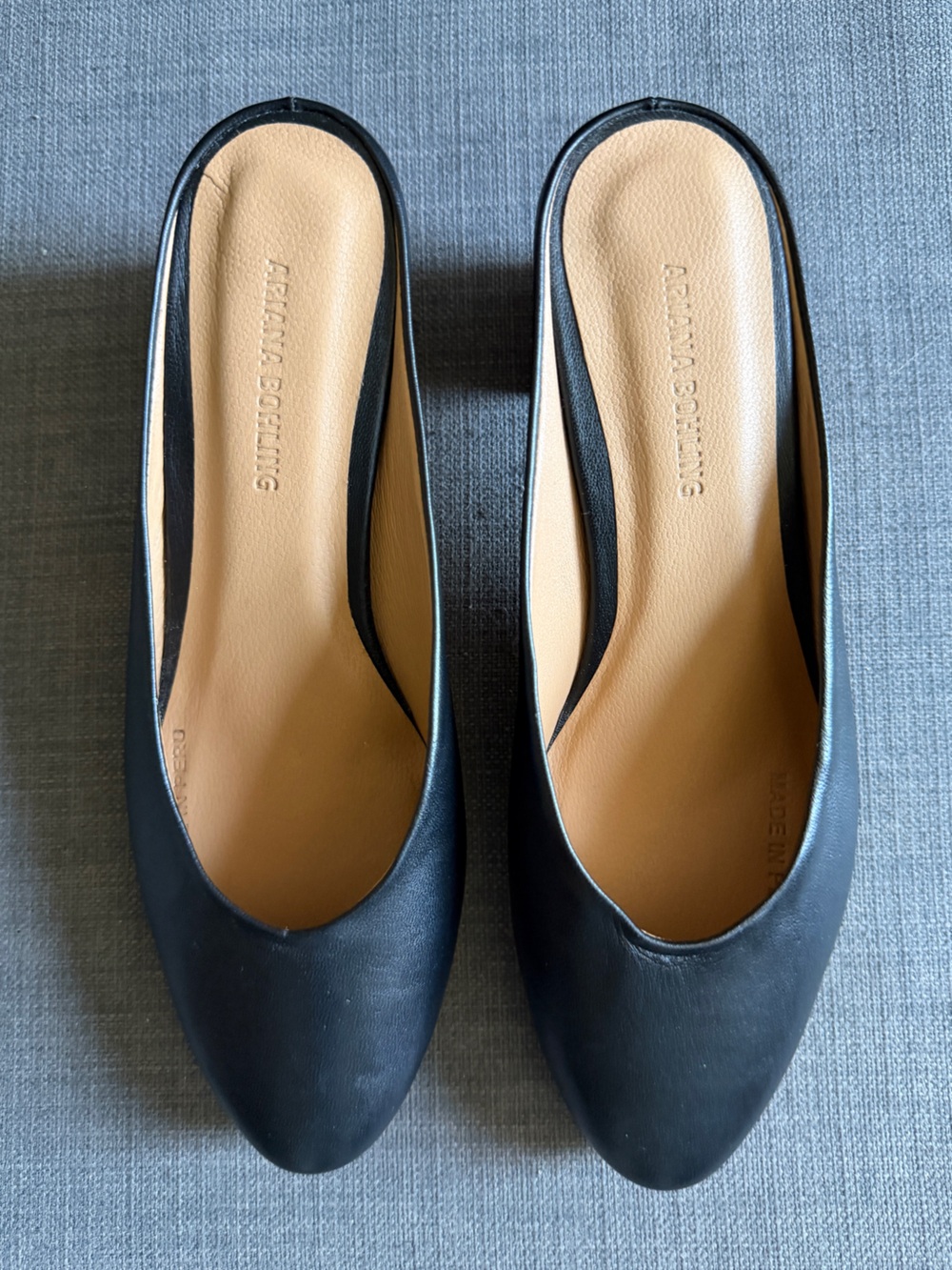 ARIANA BOHLING Black Leather Block Heel Mules with Tan Insole - Picture 3 of 5